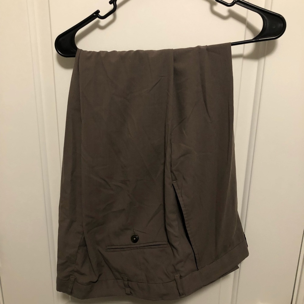 6 Men’s Blazers (42-44) 20 Dress Slacks (38-40X29)